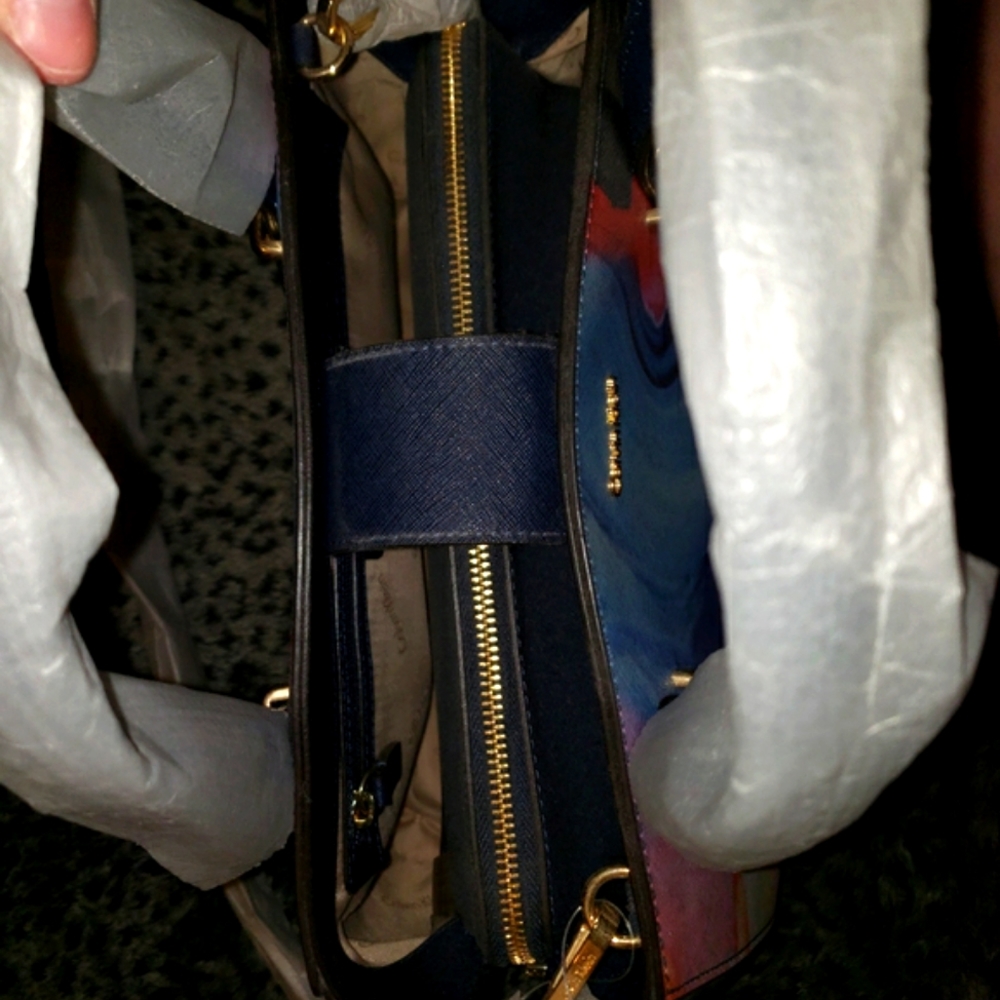 Calvin Klein Purse - Picture 7 of 10